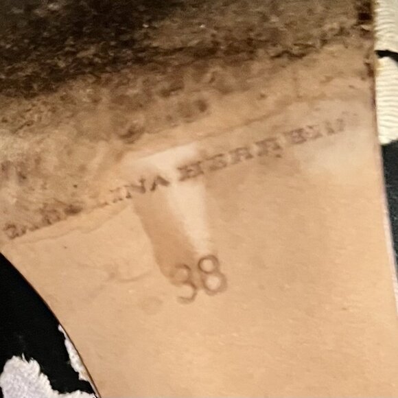 CH Carolina Herrera Monochrome Floral Print Lace Fabric Pointed Toe Pumps - Picture 6 of 9